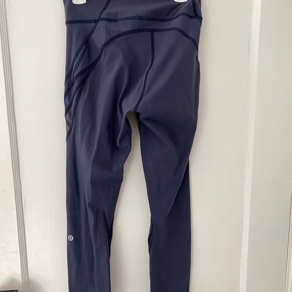 Purple lululemon leggings with mesh - Picture 3 of 3